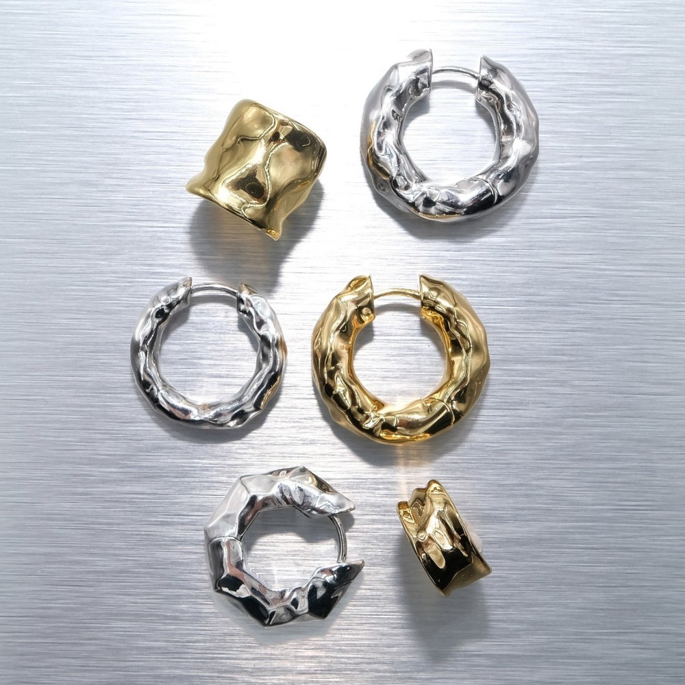 BILLION AVENUE CHUNKY KOS MOLTEN EARRING GOLD BILLION AVENUE CHUNKY KOS MOLTEN EARRING GOLD