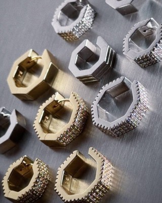 BILLION AVENUE EDGE SMALL DIAMOND EARRING SILVER