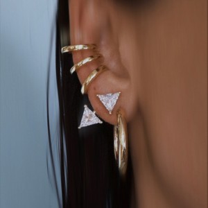 BILLION AVENUE TRIANGLE DIAMOND JACKET EARSTUD GOLD