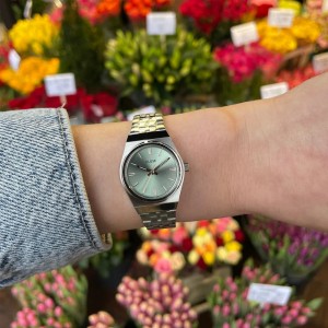 CLUSE Retro 70's Woman's Watch Silver Stainless Steel bracelet CW16301