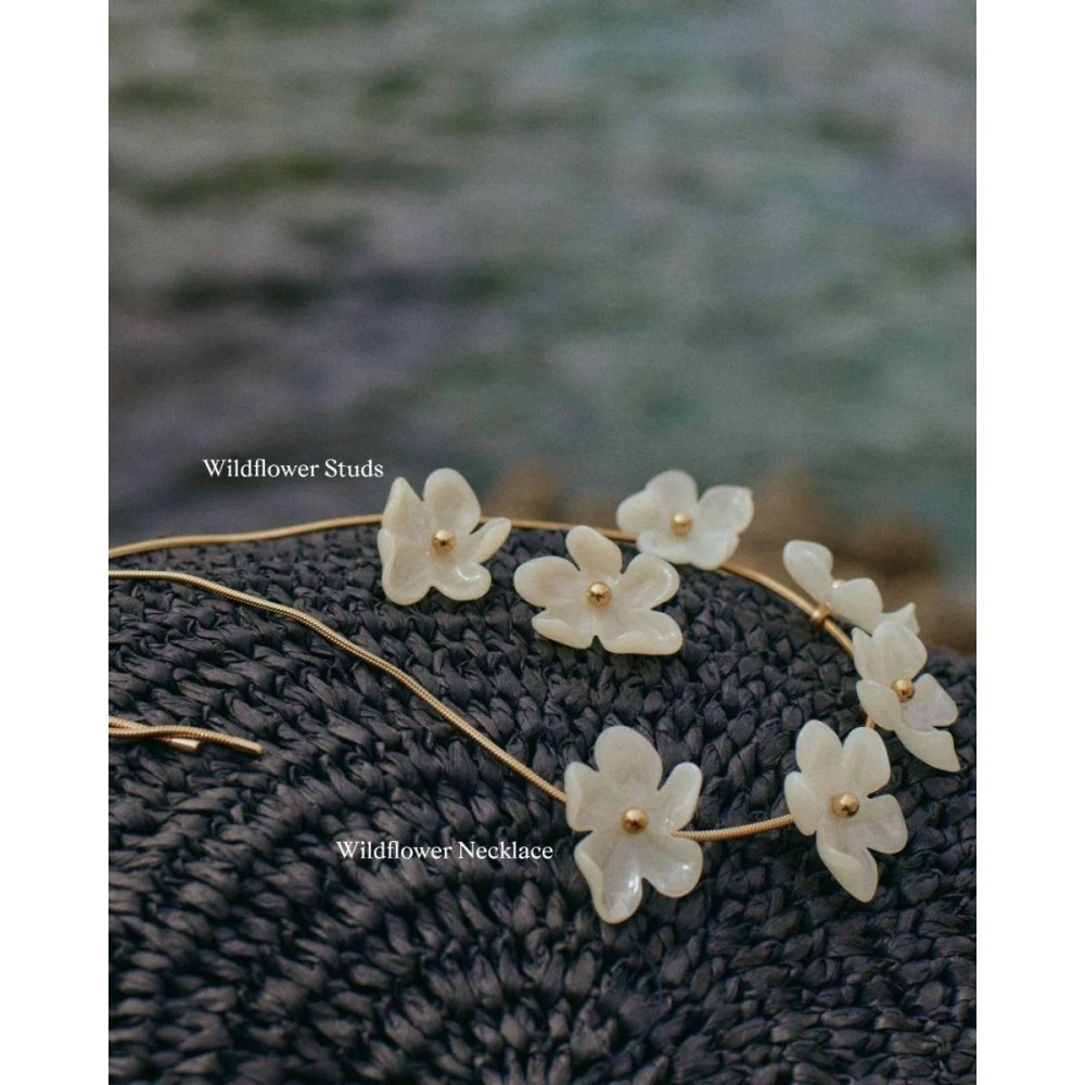 EDBLAD Wildflower Studs Gold/White Σκουλαρίκια Λουλούδια 130482