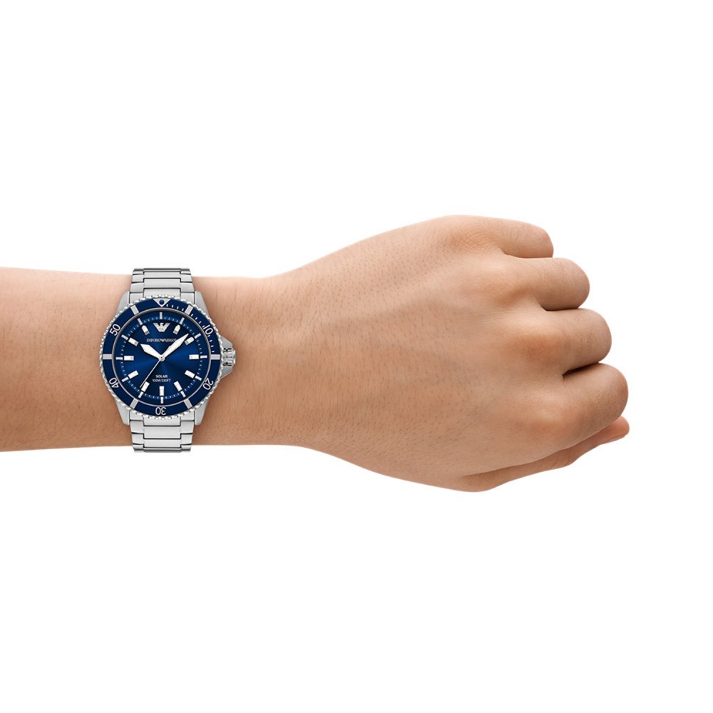 EMPORIO ARMANI Ρολόι World Explorer Solar Ασημί μπρασελέ AR11697 EMPORIO ARMANI Ρολόι World Explorer Solar Ασημί μπρασελέ AR11697