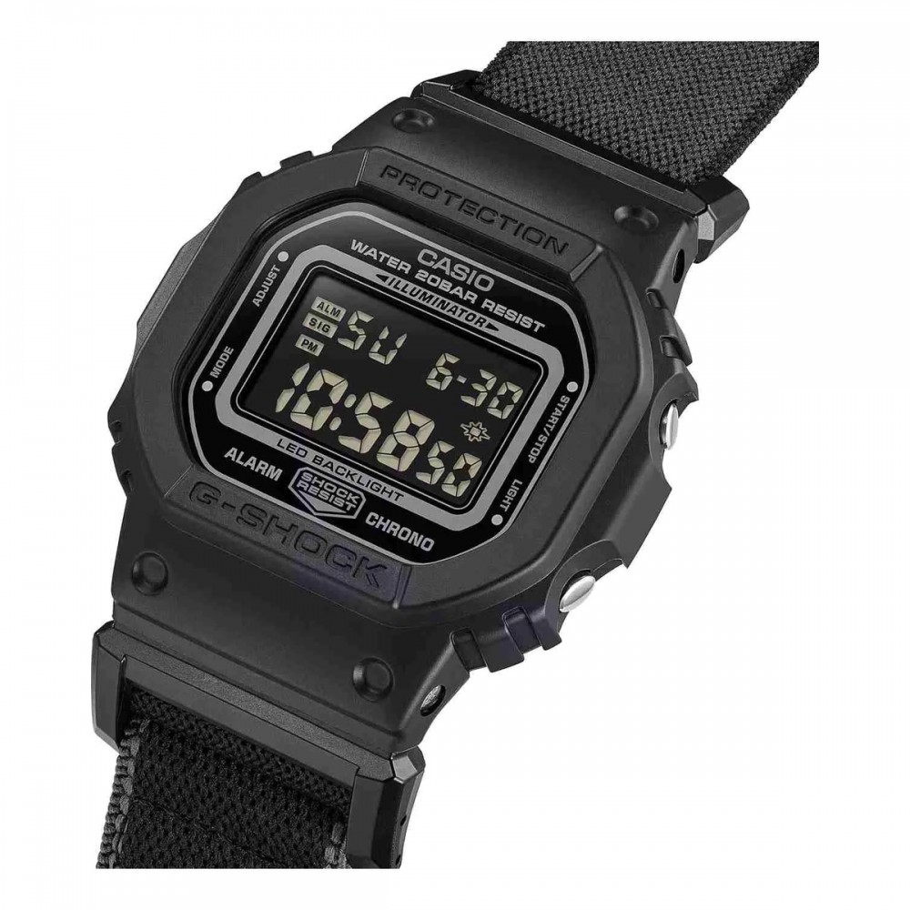 CASIO G-Shock Ανδρικό Ρολόι Μαύρο  Υφασμάτινο λουράκι DW-5600MNC-1ER