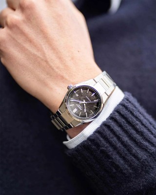 CASIO Edifice Αυτόματο Ρολόι  Ασημί Ανοξείδωτο Ατσάλι Μπρασελέ EFK-110D-1AER