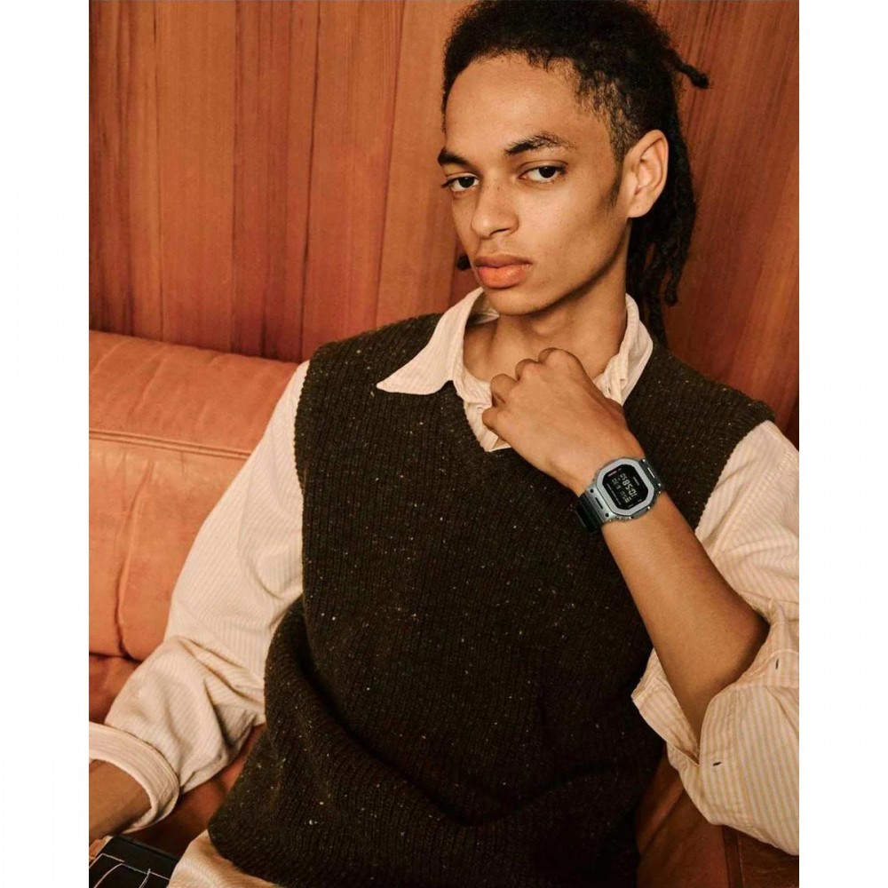 CASIO G-SHOCK Χρονογράφος Ρολόι Μαύρο Καουτσούκ Λουράκι GM-5600M-1ER