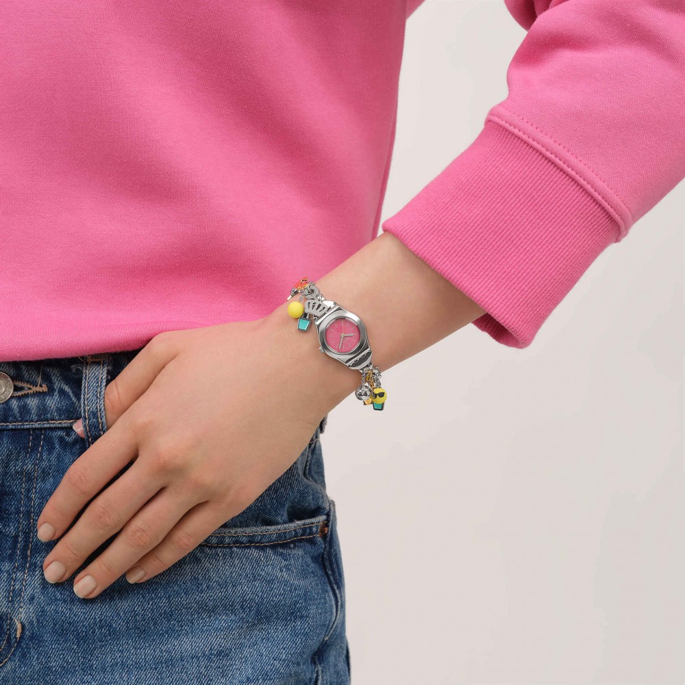 SWATCH THE CHARM OF MOM Ρολόι Γυναικείο Ασημί Ανοξείδωτο Ατσάλι Μπρασελέ  YSZ101G