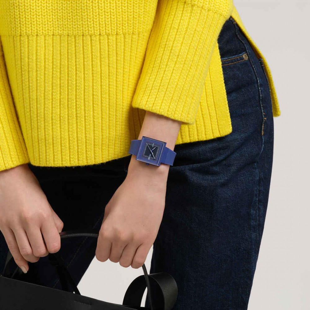 SWATCH SQUARELY BLACKLIGHT Ρολόι Unisex Μπλε Βιολογικής Προέλευσης λουράκι SO34N700