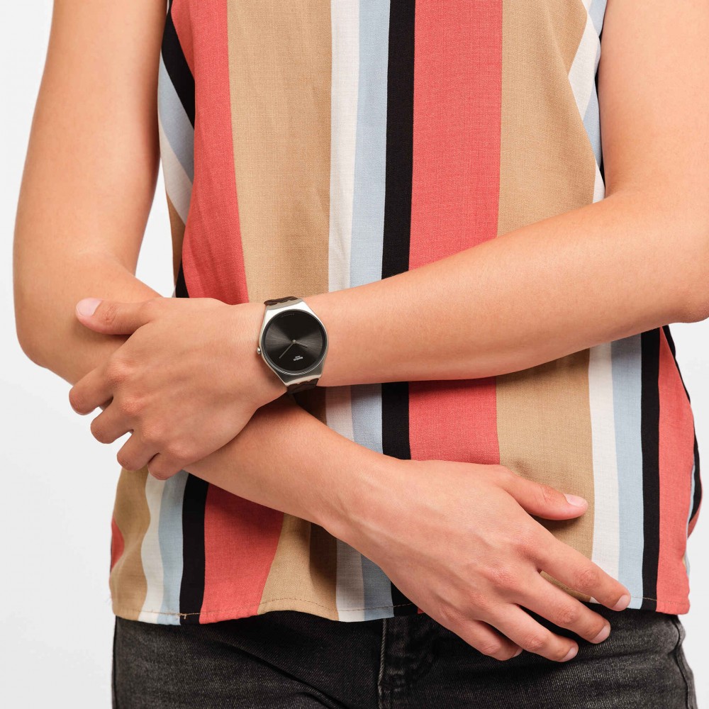 SWATCH BLACK QUILTED Ρολόι Γυναικείο Μαύρο Δερμάτινο Λουράκι SYXS136