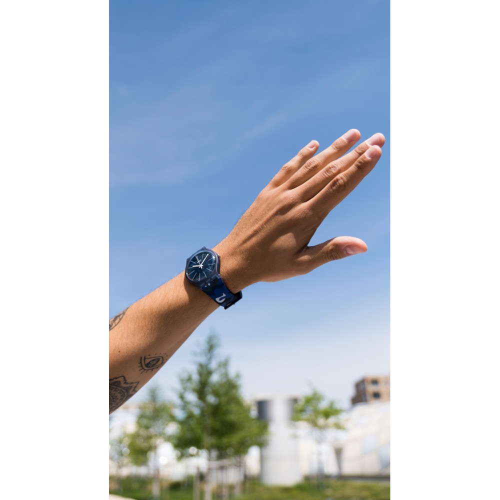 SWATCH CAMOUCLOUDS Watch Unisex Blue Silicone Strap SUON140 